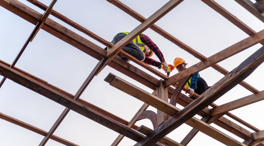 Professional gutter cleaning services in Londonderry, OH